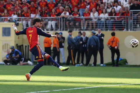 فيران يفض الاشتباك.. إسبانيا تتقدم على الأرجنتين في نهائي كأس العالم